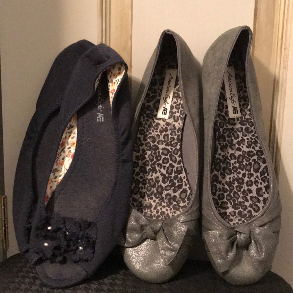 2 pair of size 11 American Eagle flats